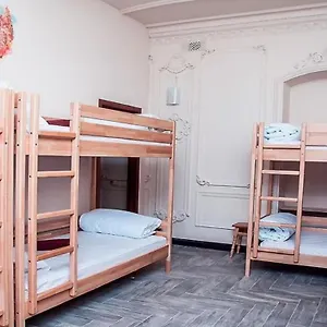 Mykhailivskyi Хостел